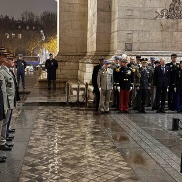 Les élèves officiers internationaux ravivent la flamme des Anciens